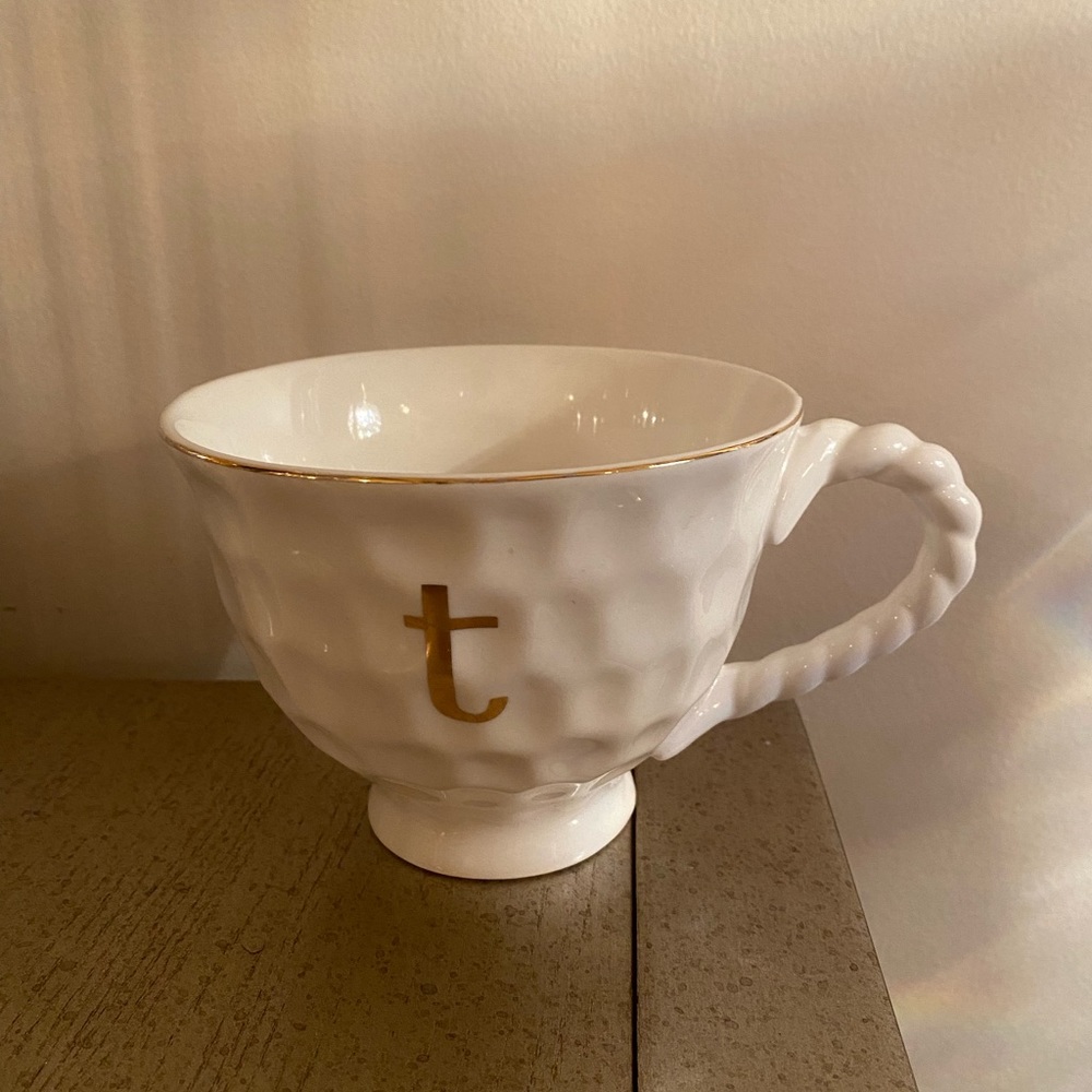 Anthropologie monogram T mug